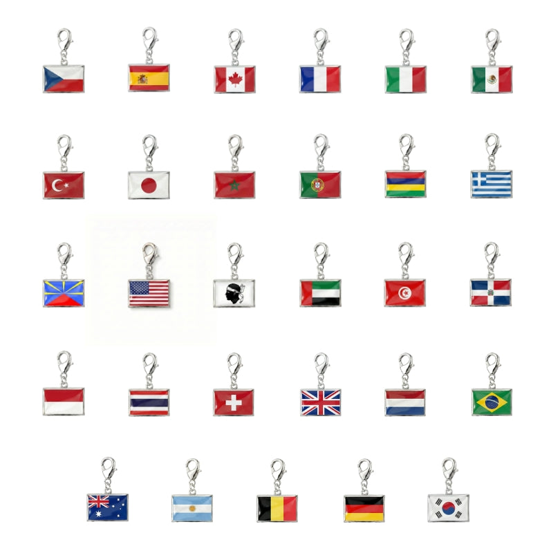 Les charms drapeaux